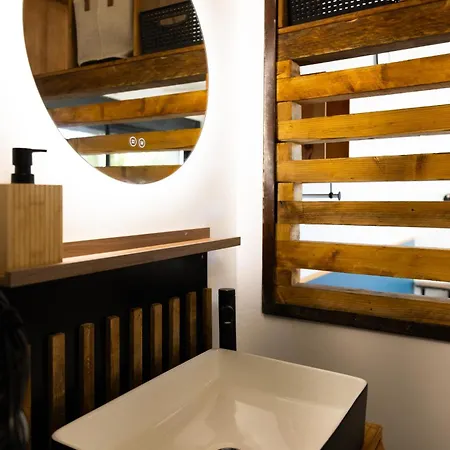 Dom wakacyjny Maison Container Jacuzzi A 2 Pas De La